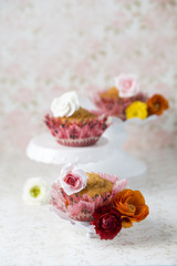 Muffins mit Zuckerrose