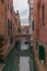 Fototapeta na wymiar View of the channels and old palaces in Venice in the morning - 6