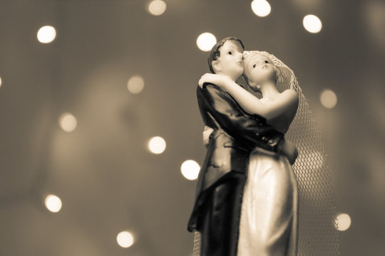 Figure of happy newlyweds