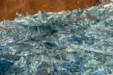 Bruchglas im Container