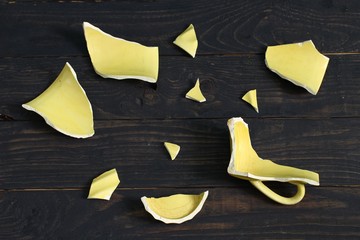 Broken cup