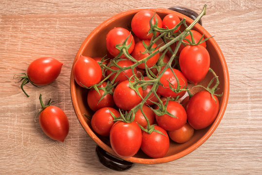 pomodori freshi ovali per salsa