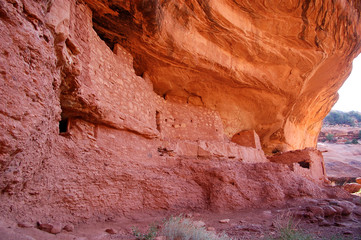 Fototapeta na wymiar Ancient Anizazi ruins in canyon country in the desert of Southern Utah.