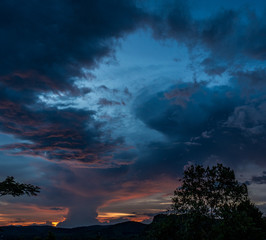 Obraz na płótnie Canvas twilight over the mountain