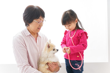 おばあちゃんと孫娘