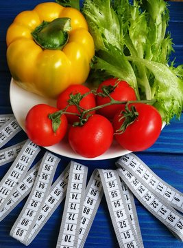  овощи для диеты с измерительной  лентой