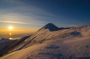Fototapeta na wymiar Sakhalin winter, sunrise
