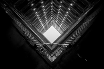 Sozialwohnungen im alten Stil von Hongkong © YiuCheung