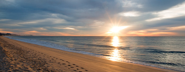 Lever du soleil sur la plage de San Jose Del Cabo en Baja California au Mexique BCS