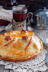 Traditional festive Russian pie - Kournik in Russian style, selective focus, the concept of national food © Анна Журавлева