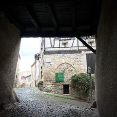 cordes sur ciel sous la pluie