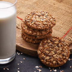 oats cookies and milk
