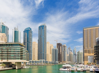 Fototapeta na wymiar Dubai - The hotels of Marina