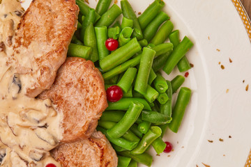 Pork with cranberries and green beans