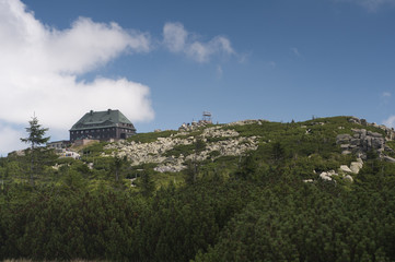 Fototapeta na wymiar Mountain hut in the Karkonosze 
