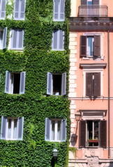 Fototapeta na wymiar Italian building in Rome