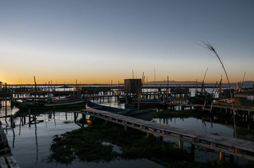 Fototapeta premium Cais palafítico na Carrasqueira em Portugal