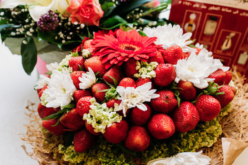 Obraz na płótnie Canvas Fruit, strawberry bouquet.