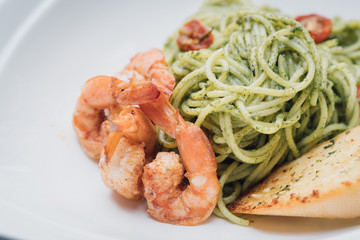 shrimp spaghetti on the dish