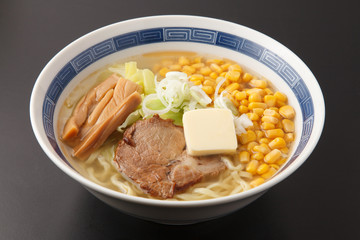 塩バターコーンラーメン
