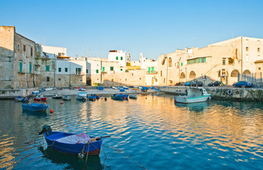 The architectures and colors of Monopoli