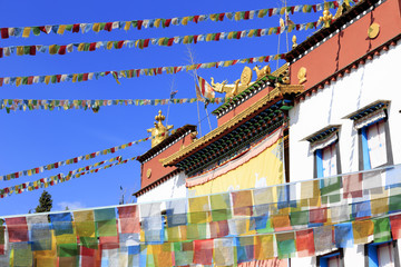 Fototapeta na wymiar Tibetan temple in Yunnan Nationalities Village in Kunming