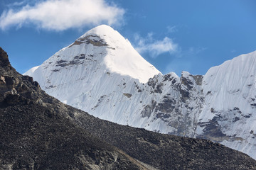 Island peak view from Chukhung valley