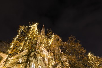 Weihnachtsbeleuchtung am Dom in Regensburg, Deutschland
