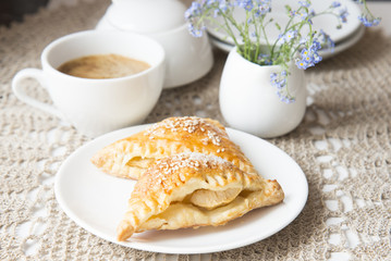 Crispy patties of puff pastry with apples