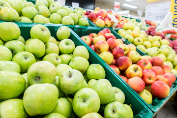 apples are green on the market