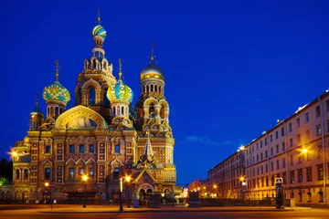 Photo sur Plexiglas Monument Saint-Pétersbourg, église du Sauveur sur le sang et les veilleuses.