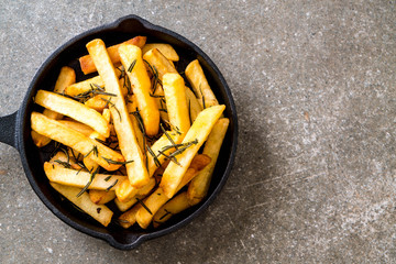 french fries with sauce