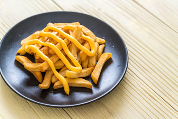 french fries with cheese