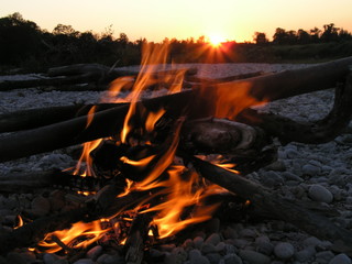 Isar Lagerfeuer Sonnenuntergang