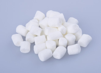 Fototapeta na wymiar marshmallows or marshmallows isolated on background.