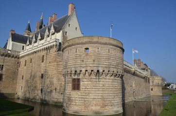 Fototapeta na wymiar Château Anne de Bretagne, Nantes : remparts et grand logis