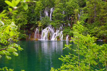 Fototapeta na wymiar Waterfall in the Plitvice Lakes in Croatia