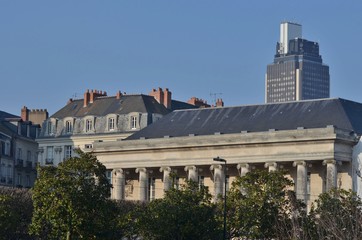 Nantes : Tour Bretagne et Palais de la Bourse