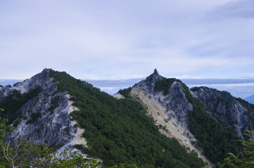 鳳凰三山観音岳からみる地蔵岳