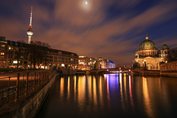Obraz premium Berlin Cathedral , Berliner Dom at night, Berlin ,Germany