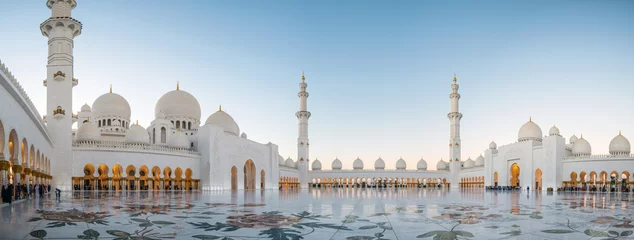Keuken foto achterwand Dubai Abu Dhabi, Verenigde Arabische Emiraten, 04 januari 2018, Sheikh Zayed Grand Mosque in Abu Dhabi, Verenigde Arabische Emiraten
