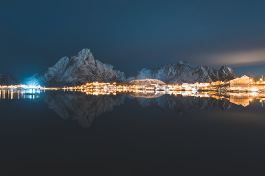 Winter night in Reine