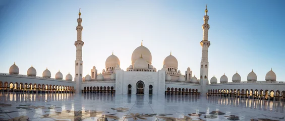 Foto op Canvas Abu Dhabi, Verenigde Arabische Emiraten, 04 januari 2018, Sheikh Zayed Grand Mosque in Abu Dhabi, Verenigde Arabische Emiraten © Denis Zaporozhtsev