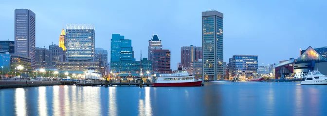 Foto op Plexiglas Downtown city skyline and Inner Harbor, Baltimore, Maryland, USA © Jose Luis Stephens