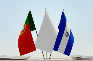 Flags of Portugal and El Salvador with a white flag in the middle