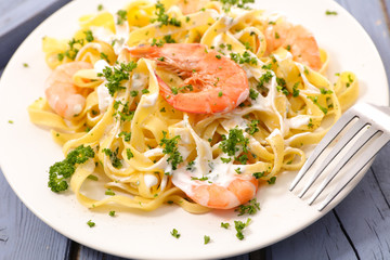 pasta,cream and shrimp