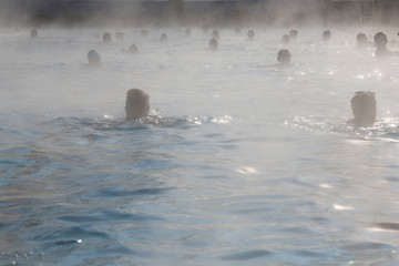 Dampfendes Schwimmbad © Klaus Eppele