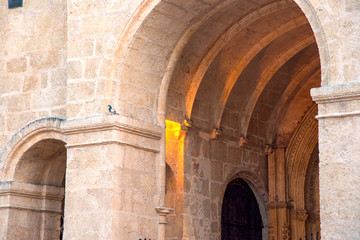 Fototapeta na wymiar luce sulla volta della cattedrale