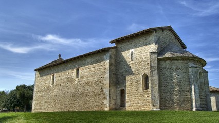 Fototapeta na wymiar Église Saint-Martin de Montagneux à Saint-Tivier-sur-Moignans, Ain, France