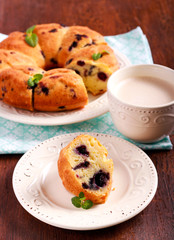 Blueberry and lemon ring cake,